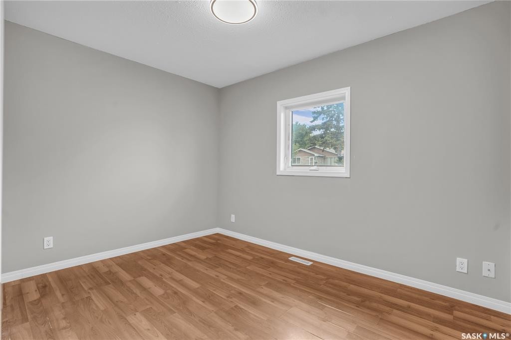 Mount Royal 社区平层独栋 · 238 R Avenue N——林与唐地产 - 3